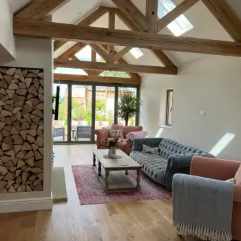 Vaulted ceiling and oak king trusses give this modern extension a traditional feel: Click Here To View Larger Image